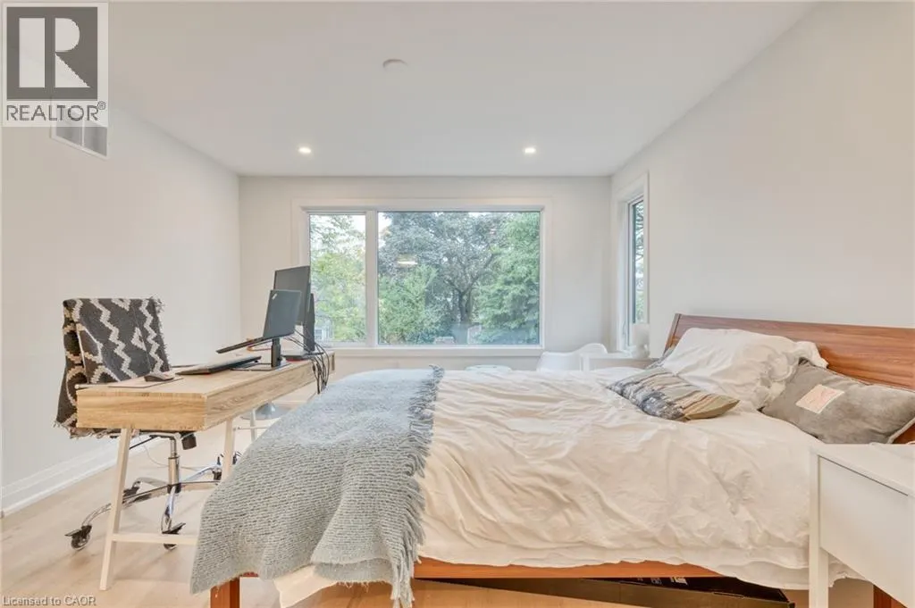 68 MOUNTAIN PARK Avenue