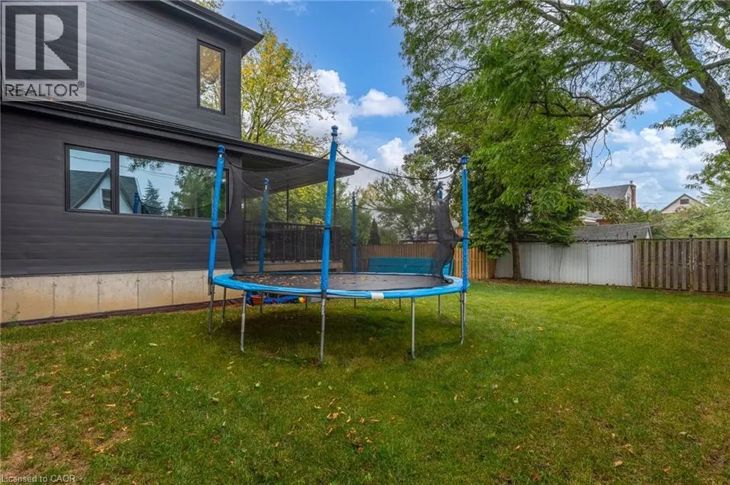 68 MOUNTAIN PARK Avenue