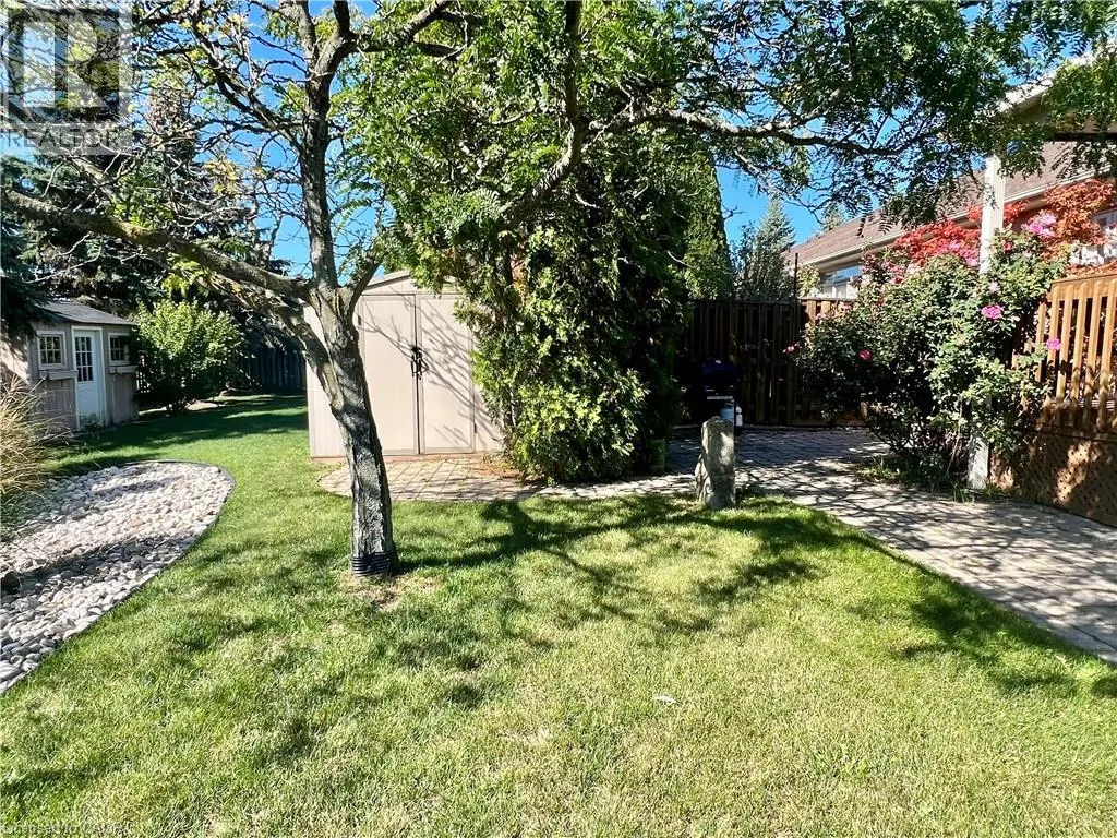 21 WILLOWLANDING Court