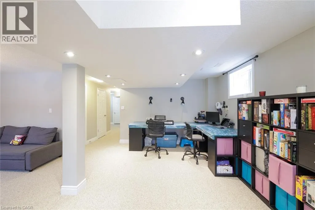 31 BROADOAKS Drive