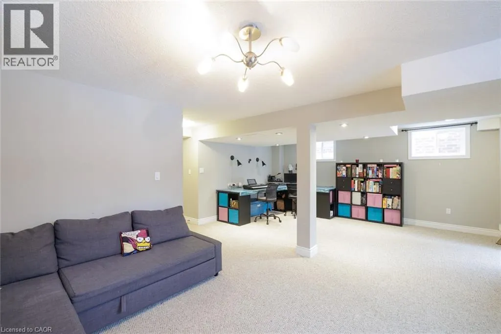 31 BROADOAKS Drive