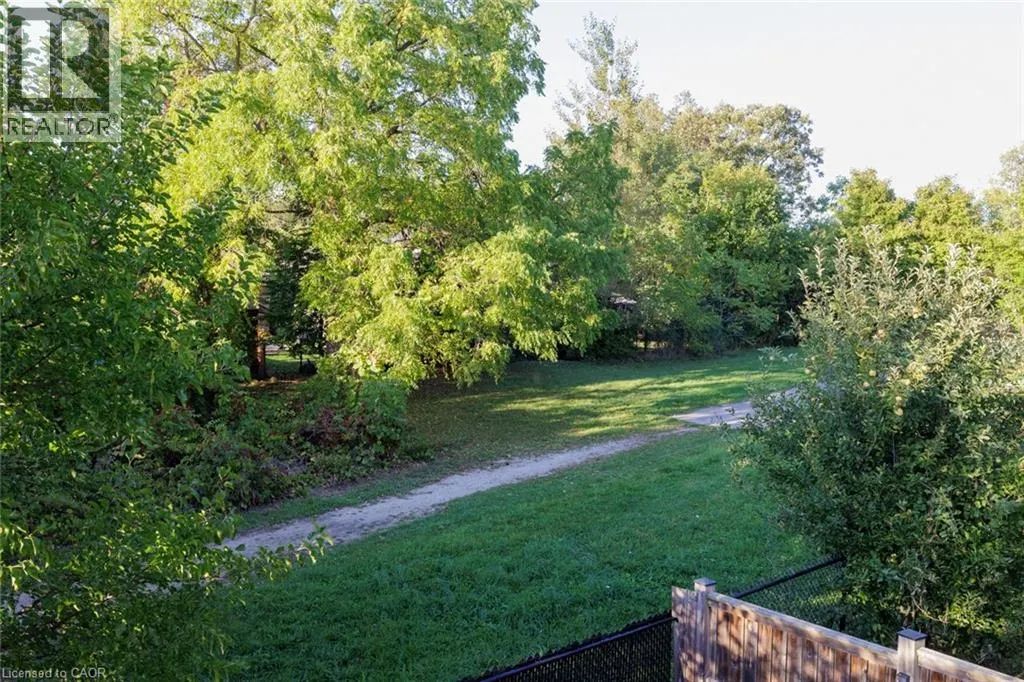 31 BROADOAKS Drive