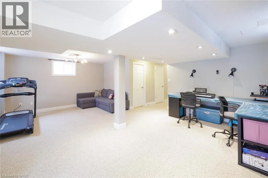 31 BROADOAKS Drive
