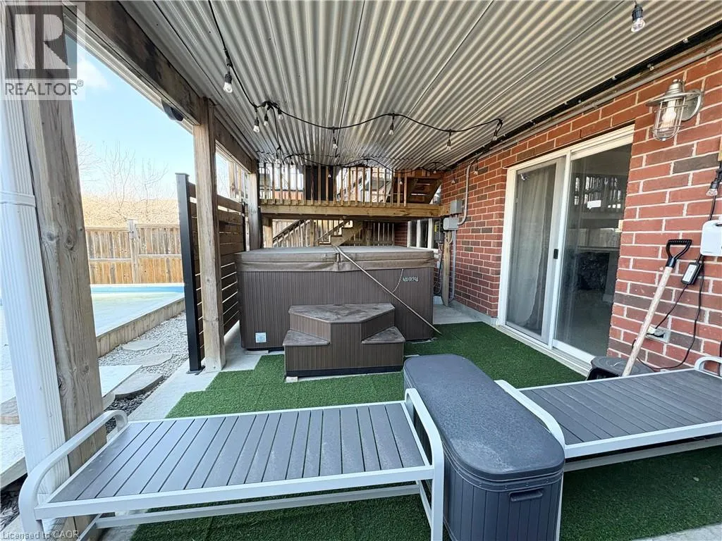 31 BROADOAKS Drive