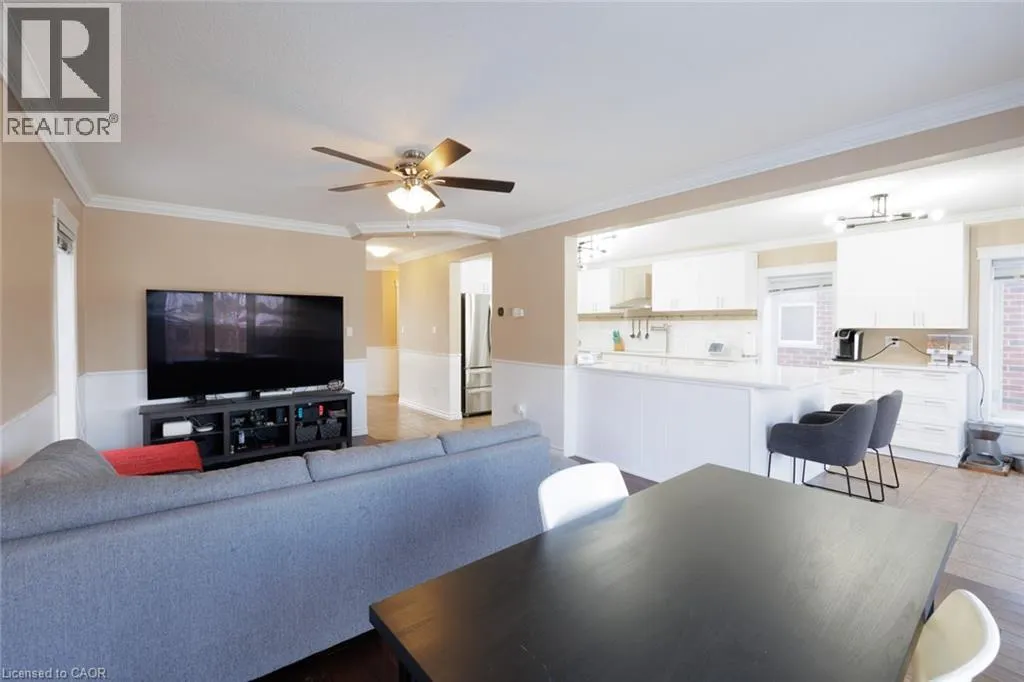 31 BROADOAKS Drive