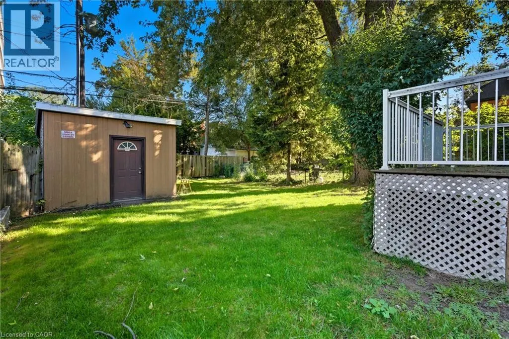 11 HOLTON Avenue S