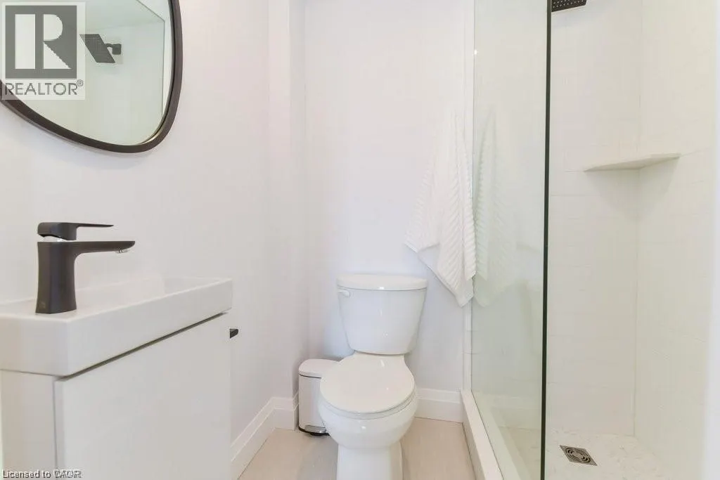 132 AHRENS Street W Unit# 4, #4