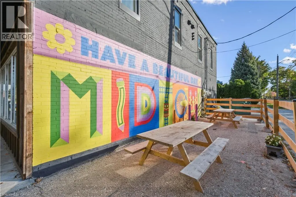 132 AHRENS Street W Unit# 4, #4