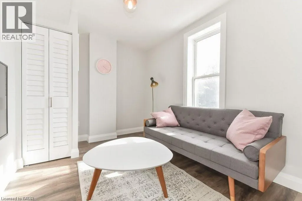 132 AHRENS Street W Unit# 4, #4