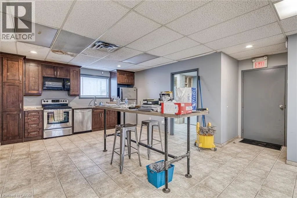 100 BURLAND Crescent Unit# 1, #1