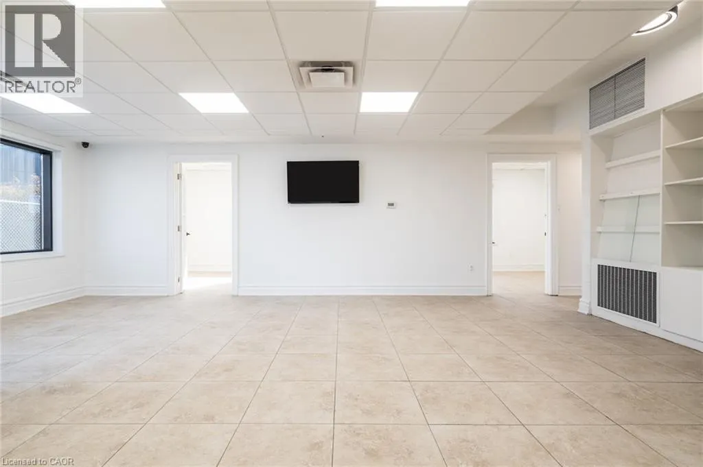 100 BURLAND Crescent Unit# 2, #2
