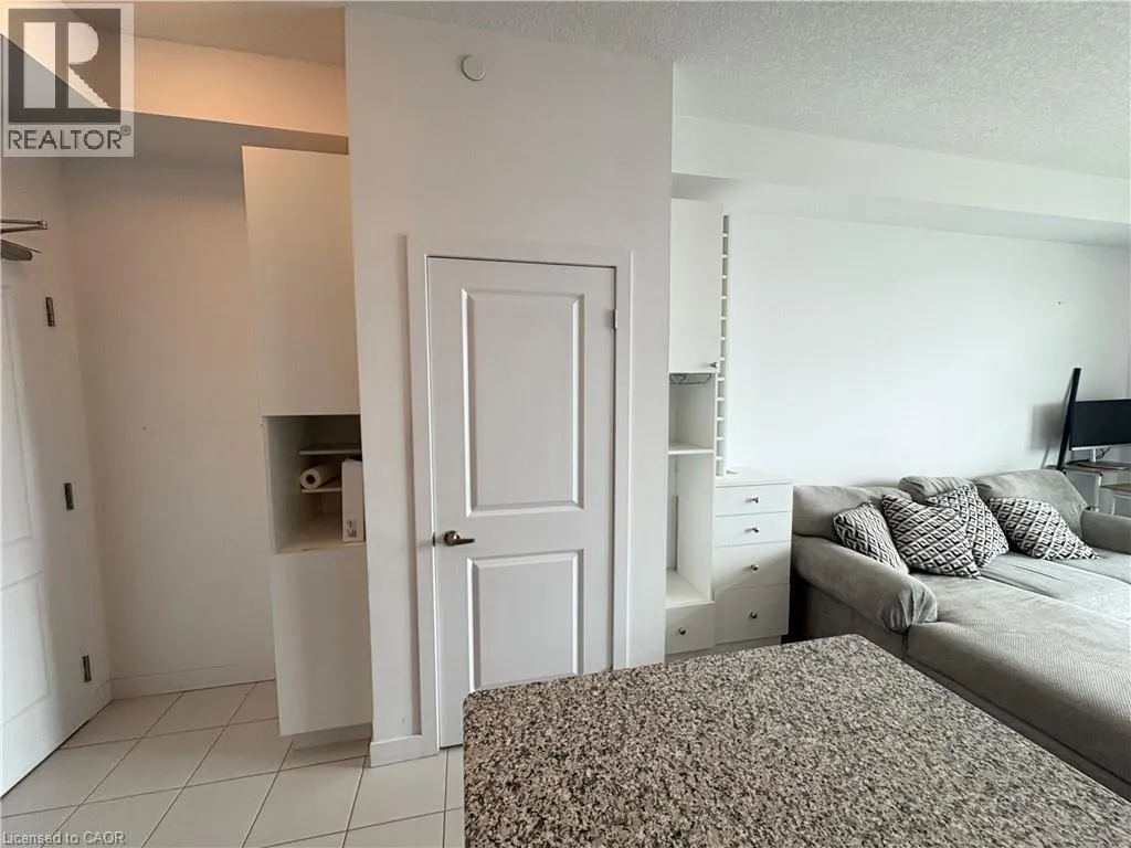 101 SHOREVIEW Place