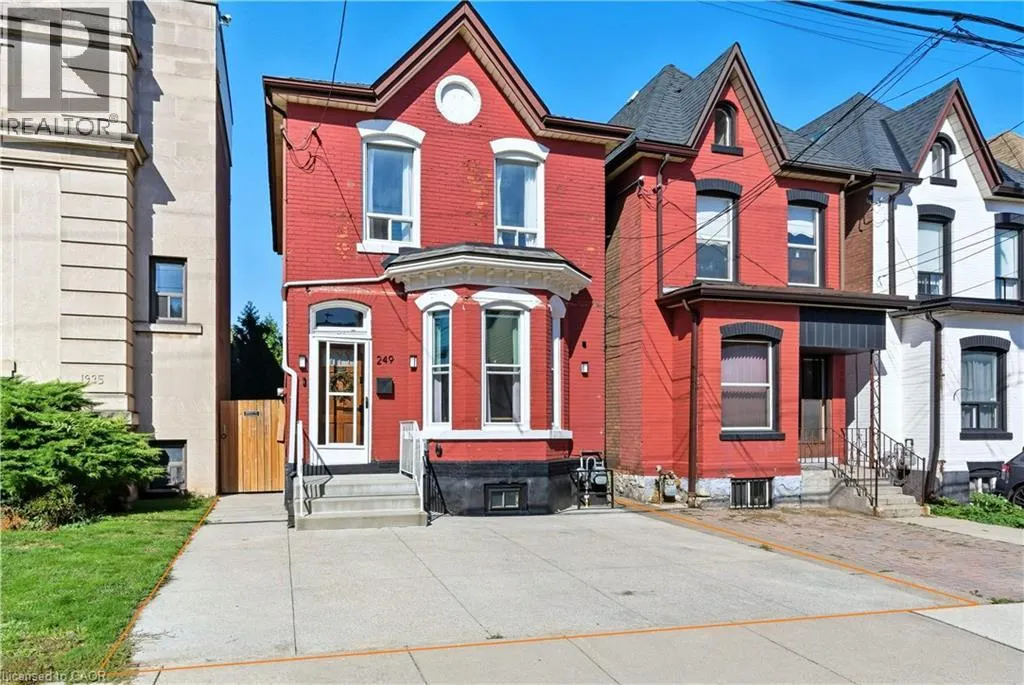 249 BAY Street N