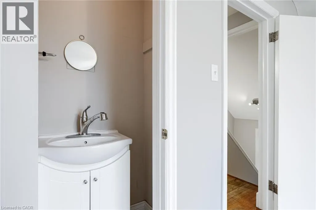 15 EMPRESS Avenue