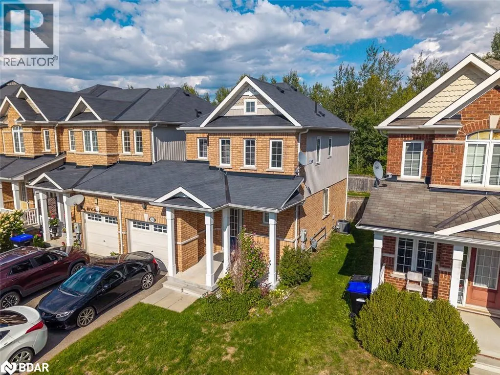 105 COLLIER Crescent