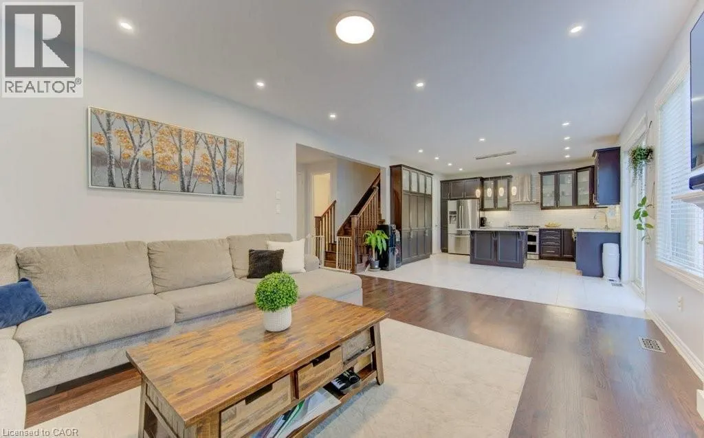 231 GROVEHILL Crescent
