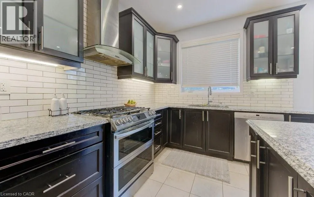 231 GROVEHILL Crescent