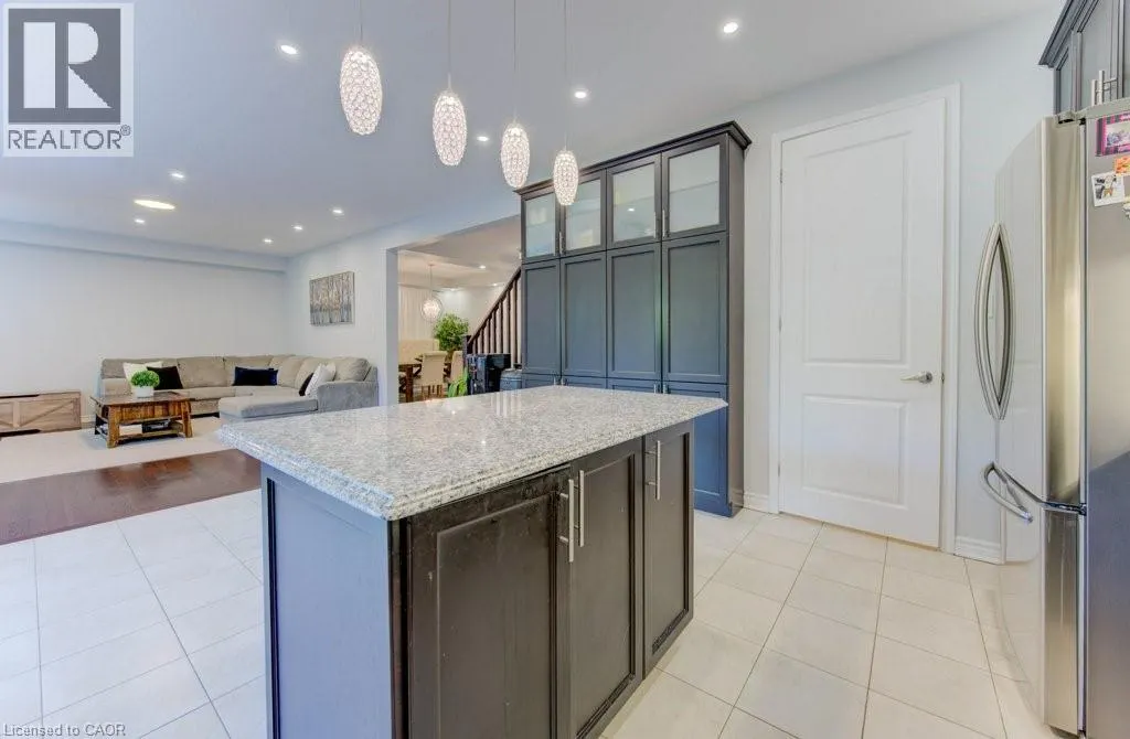 231 GROVEHILL Crescent