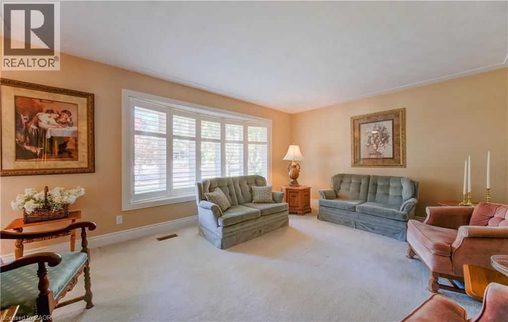 54 TANGLEWOOD Avenue