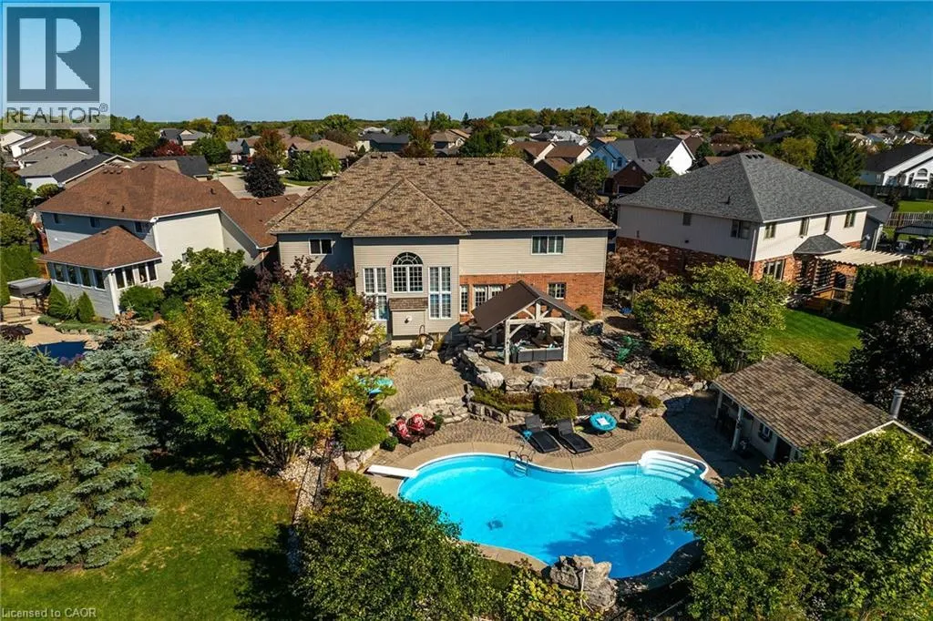 8 BLACKBURN Court