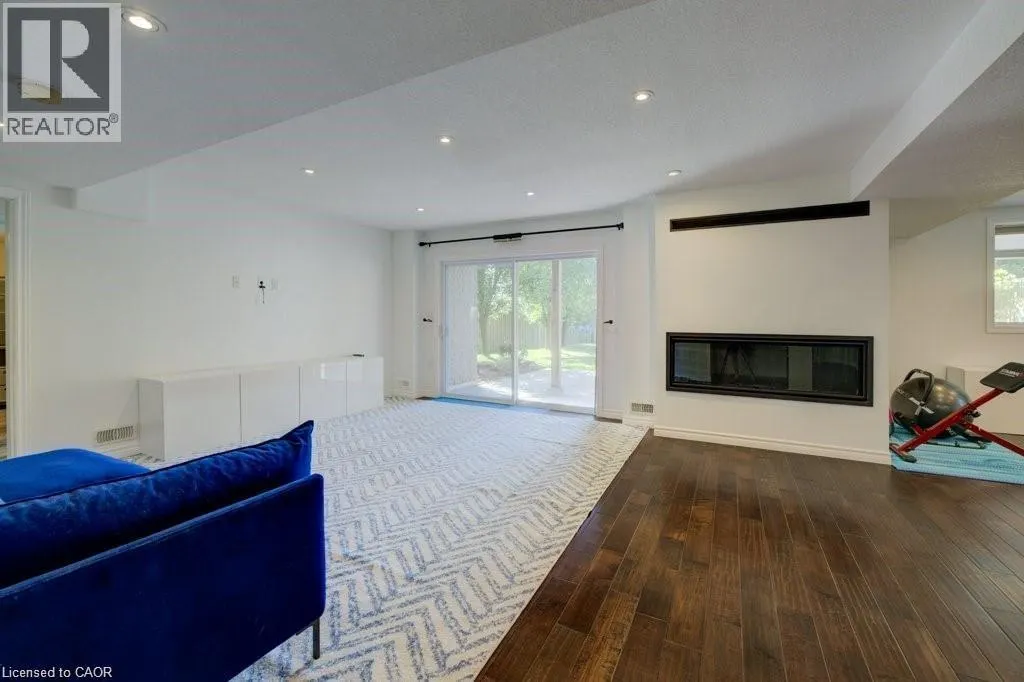215 HOSTETLER Road