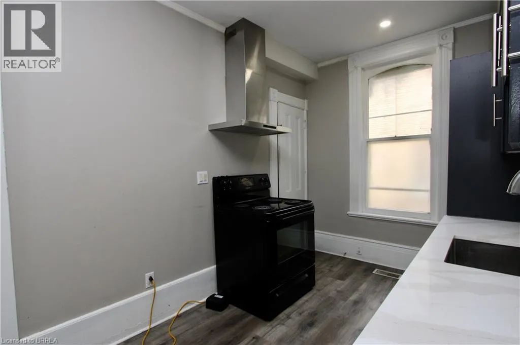 9 FLEET Street Unit# Front, #Front