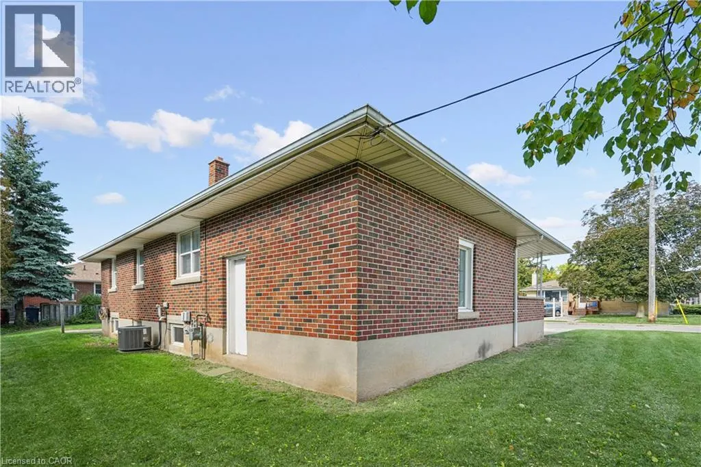 6 CLIVE Avenue