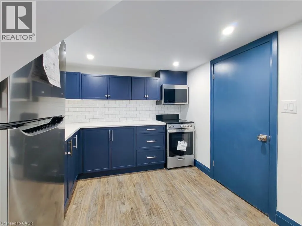 134 ONTARIO Avenue Unit# 3, #3