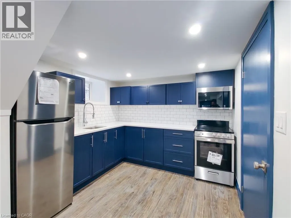 134 ONTARIO Avenue Unit# 3, #3