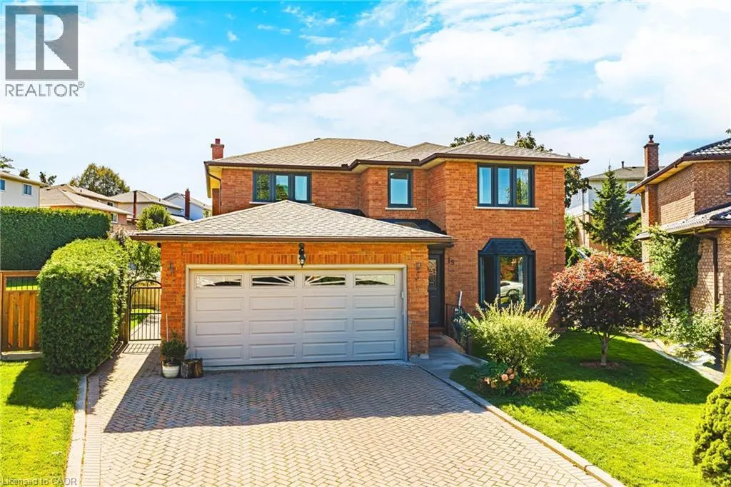 19 GLENHAVEN Court
