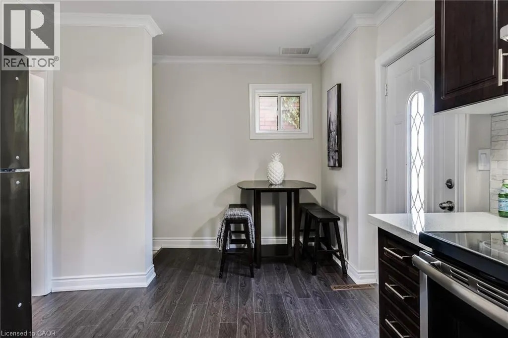 4 GLENDALE Avenue N