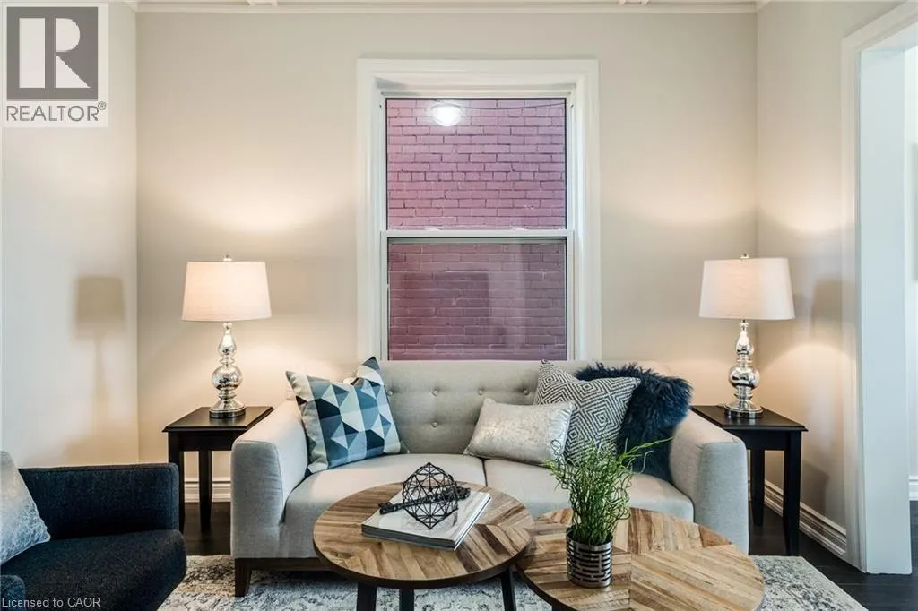 4 GLENDALE Avenue N