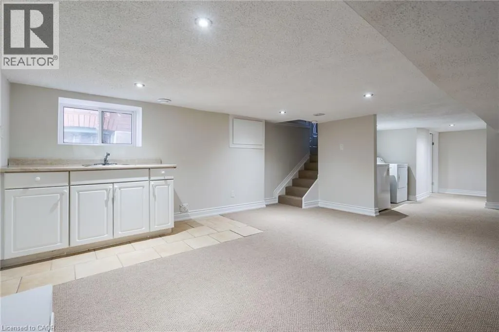 4 GLENDALE Avenue N
