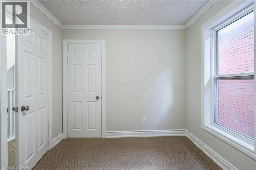 4 GLENDALE Avenue N