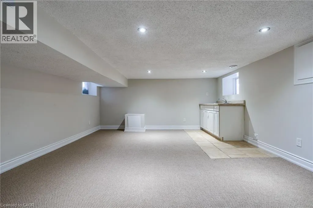 4 GLENDALE Avenue N