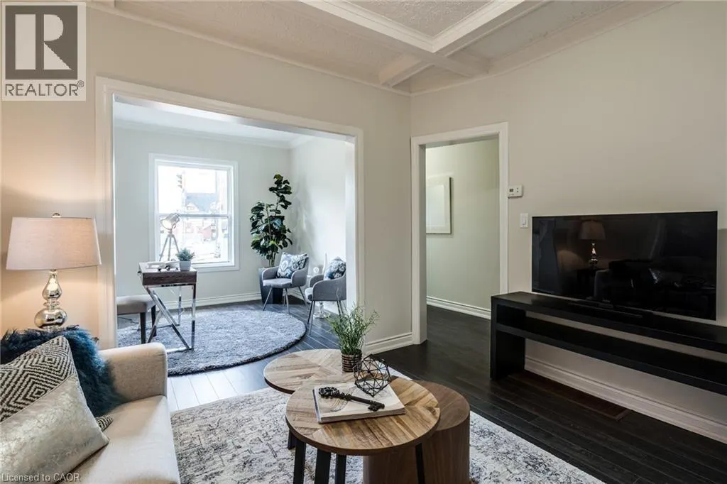 4 GLENDALE Avenue N
