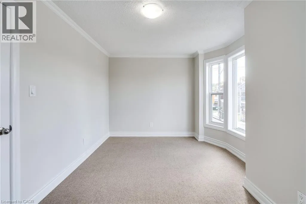 4 GLENDALE Avenue N