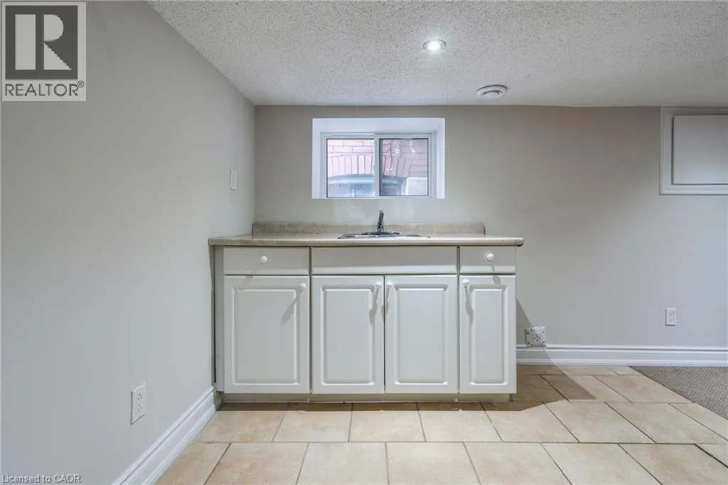 4 GLENDALE Avenue N