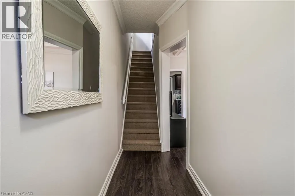 4 GLENDALE Avenue N