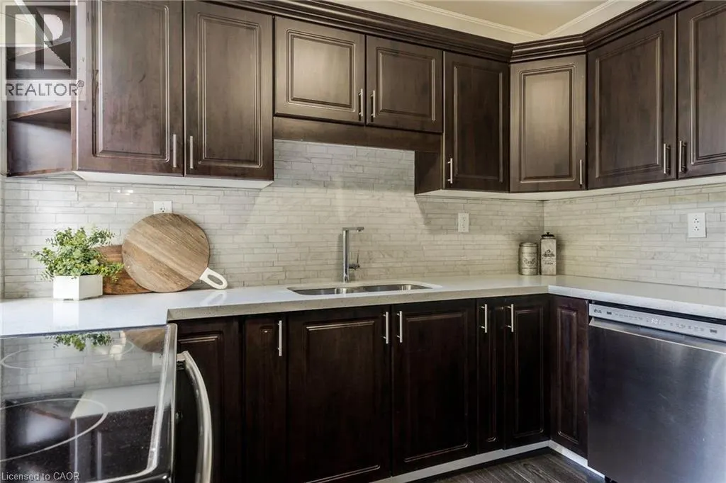 4 GLENDALE Avenue N