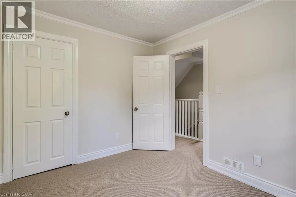 4 GLENDALE Avenue N