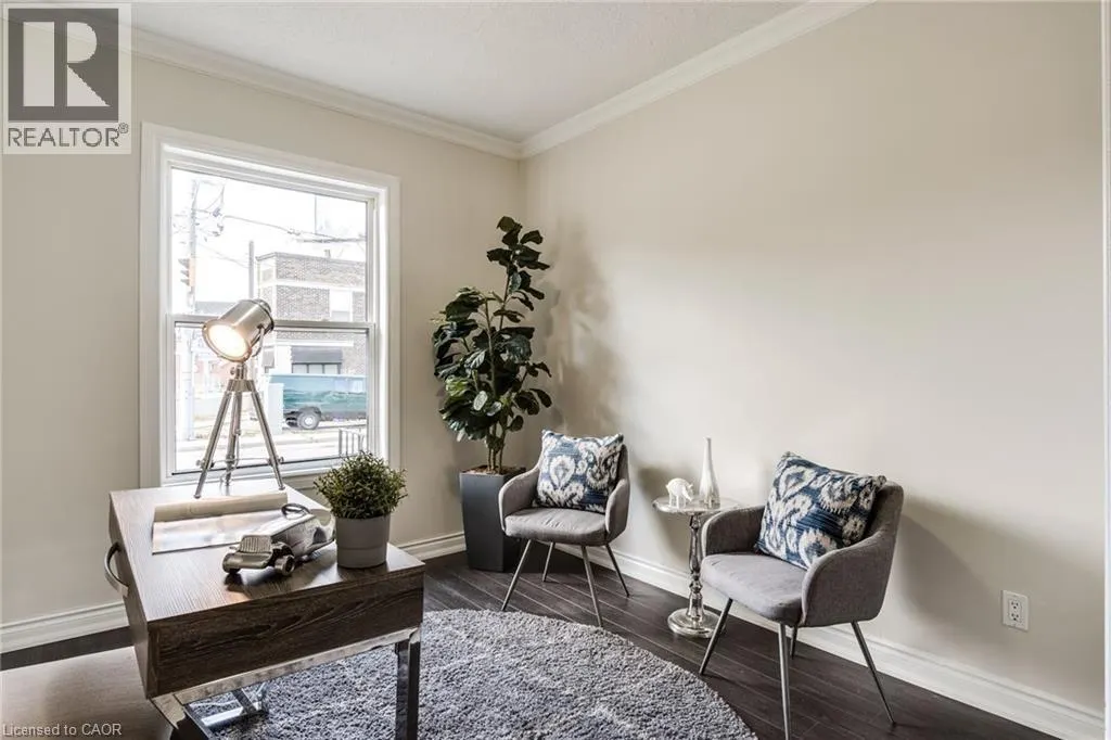 4 GLENDALE Avenue N