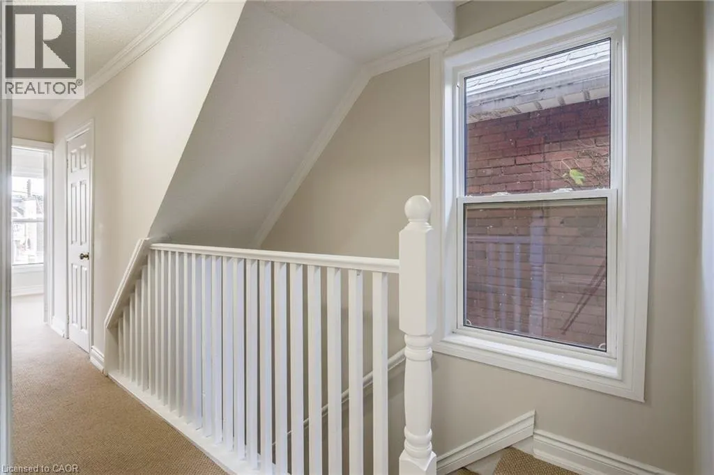 4 GLENDALE Avenue N