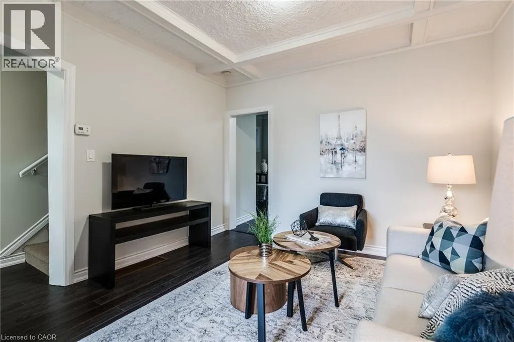 4 GLENDALE Avenue N