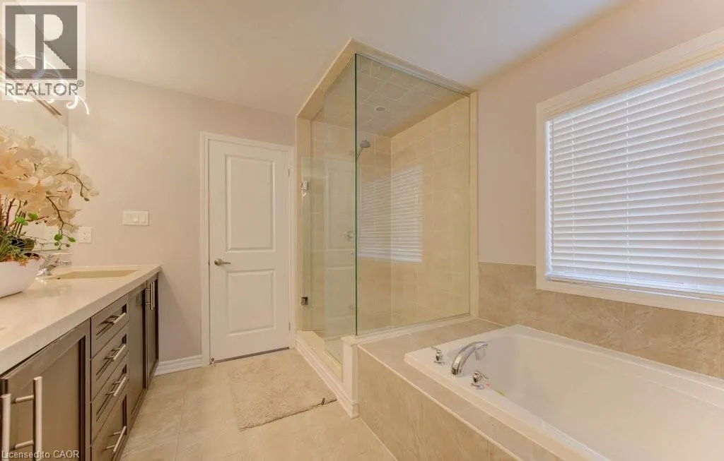 231 GROVEHILL Crescent
