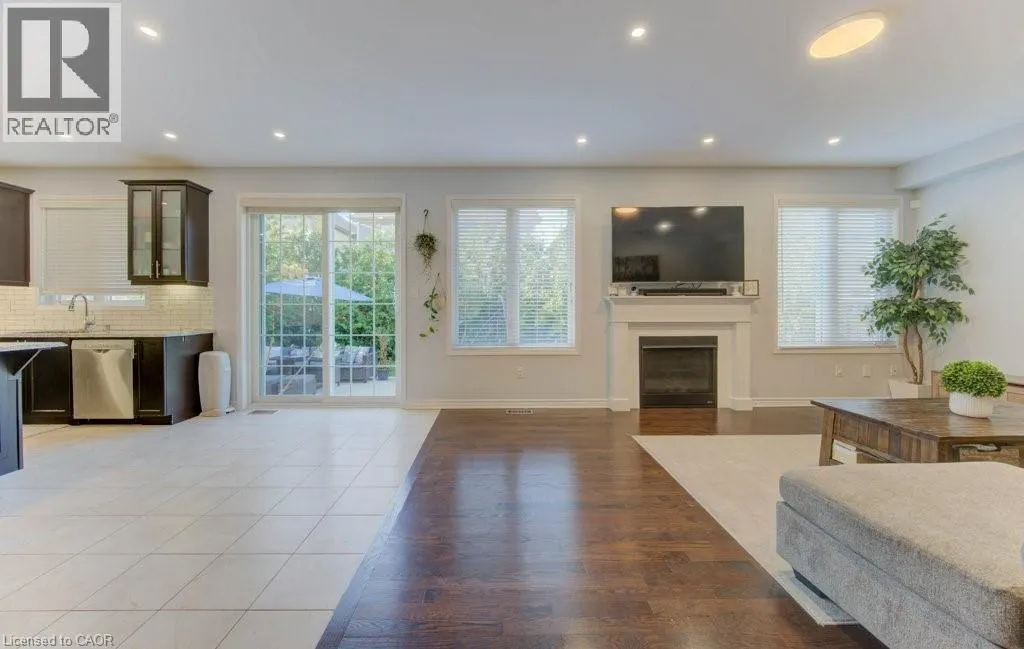 231 GROVEHILL Crescent