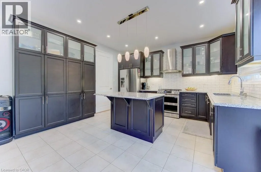 231 GROVEHILL Crescent