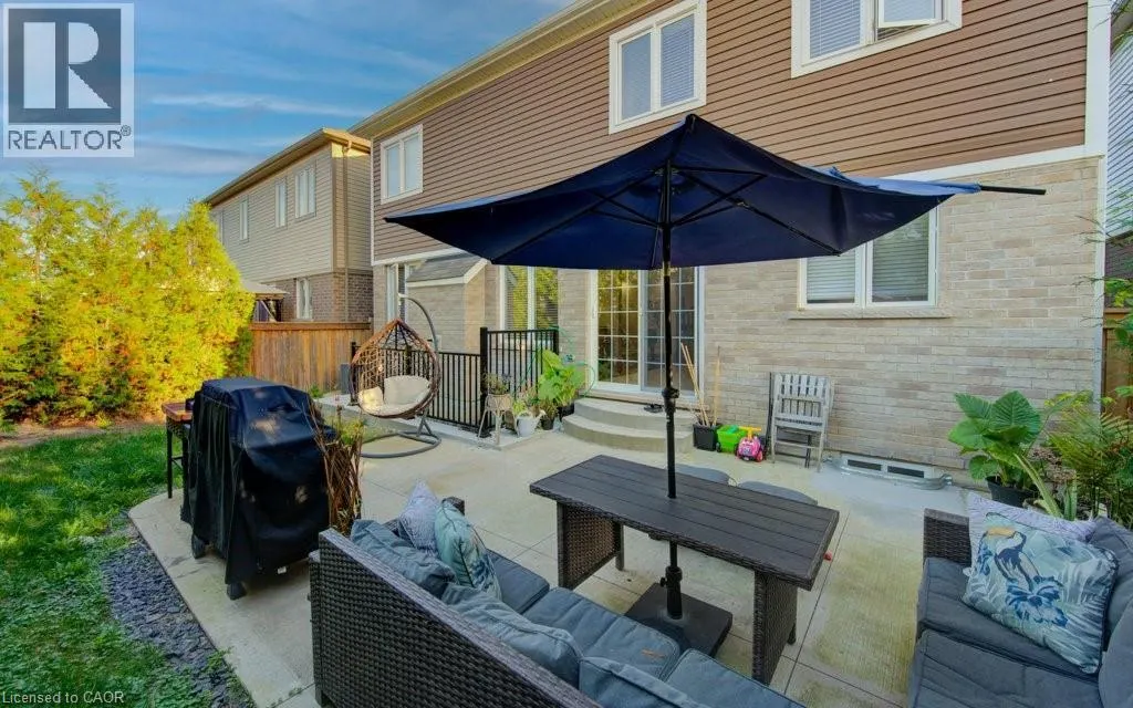 231 GROVEHILL Crescent
