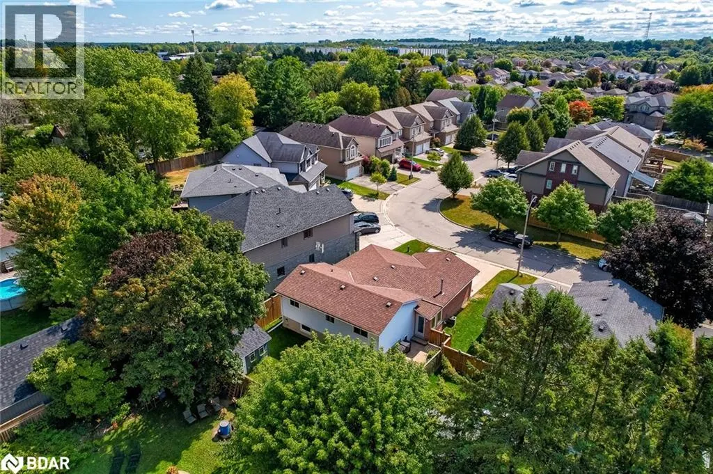 286 TAGGE Crescent