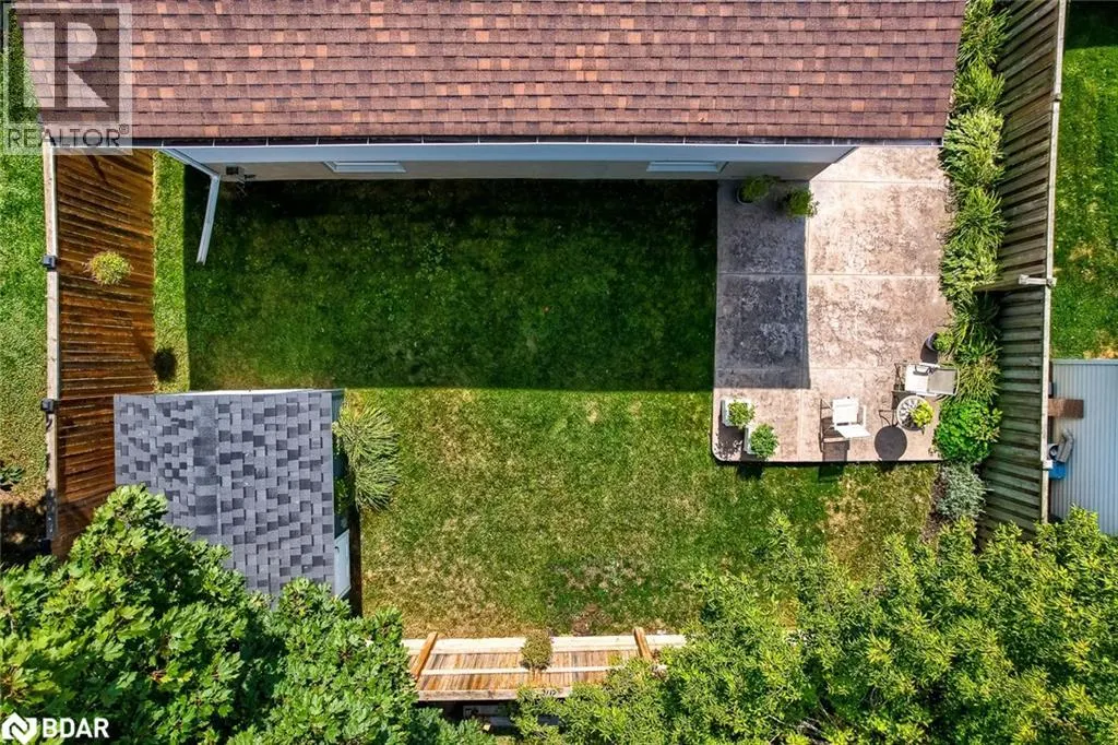 286 TAGGE Crescent